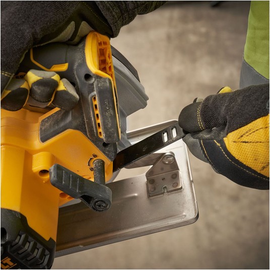 Pilarka do metalu18V XR BL body karton DeWalt -zdjęcie numer 11