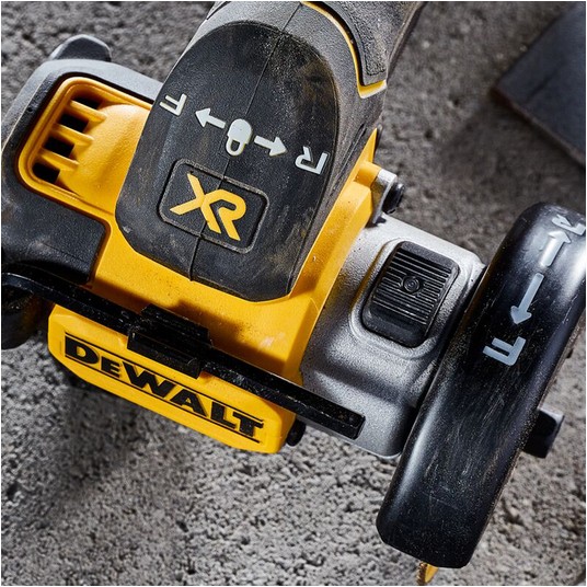 Szlifierka kątowa 18V 76mm 2x4Ah BL TSTAK DeWALT -zdjęcie numer 13
