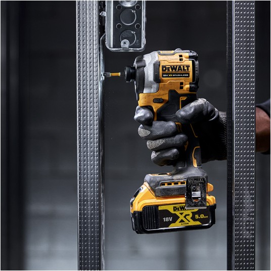 Wkrętarka DCD800 zakrętar DCF850 2x5Ah DeWALT -zdjęcie numer 12